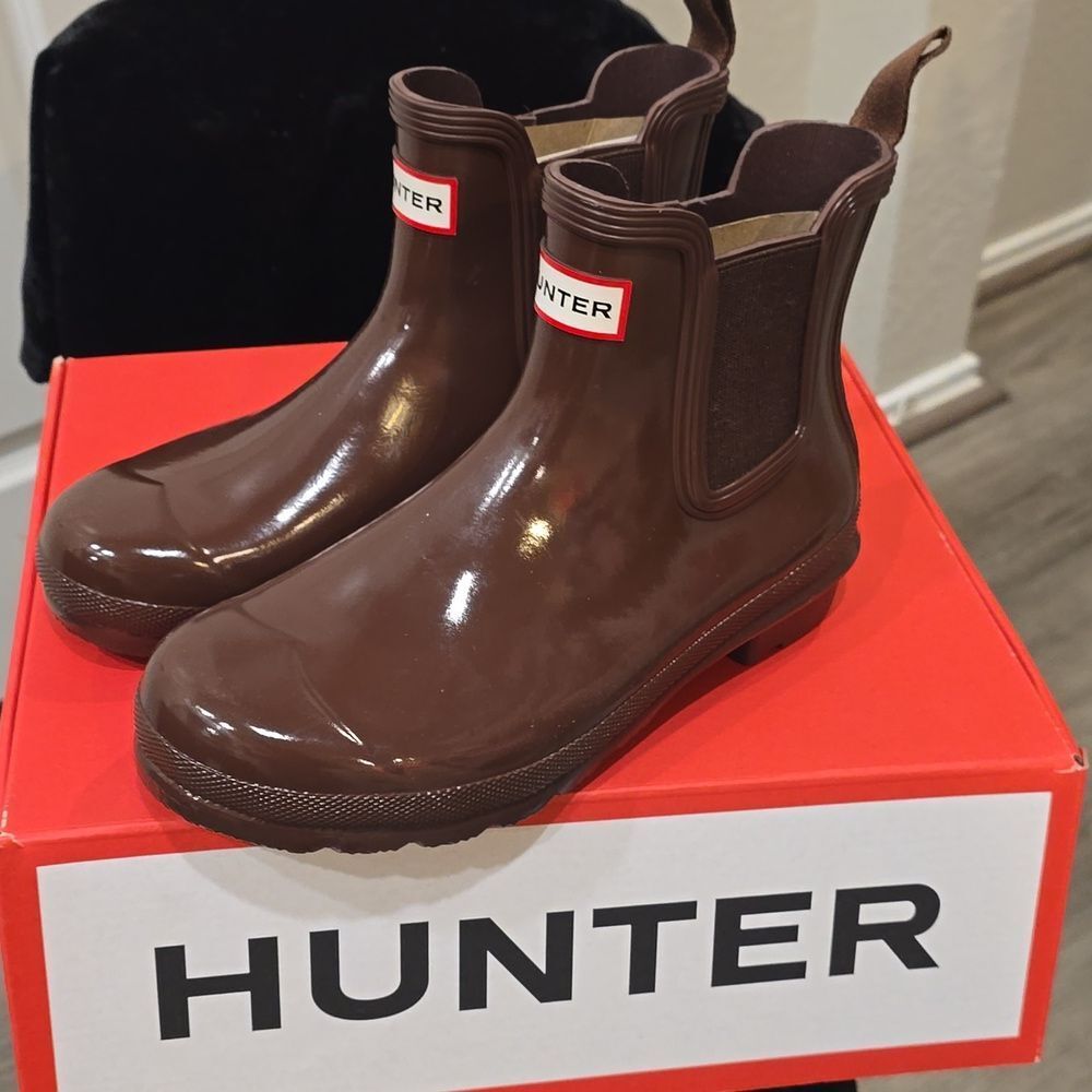 Hunter Original Waterproof Chelsea Boots- Brown Bolt - Picture 8 of 11